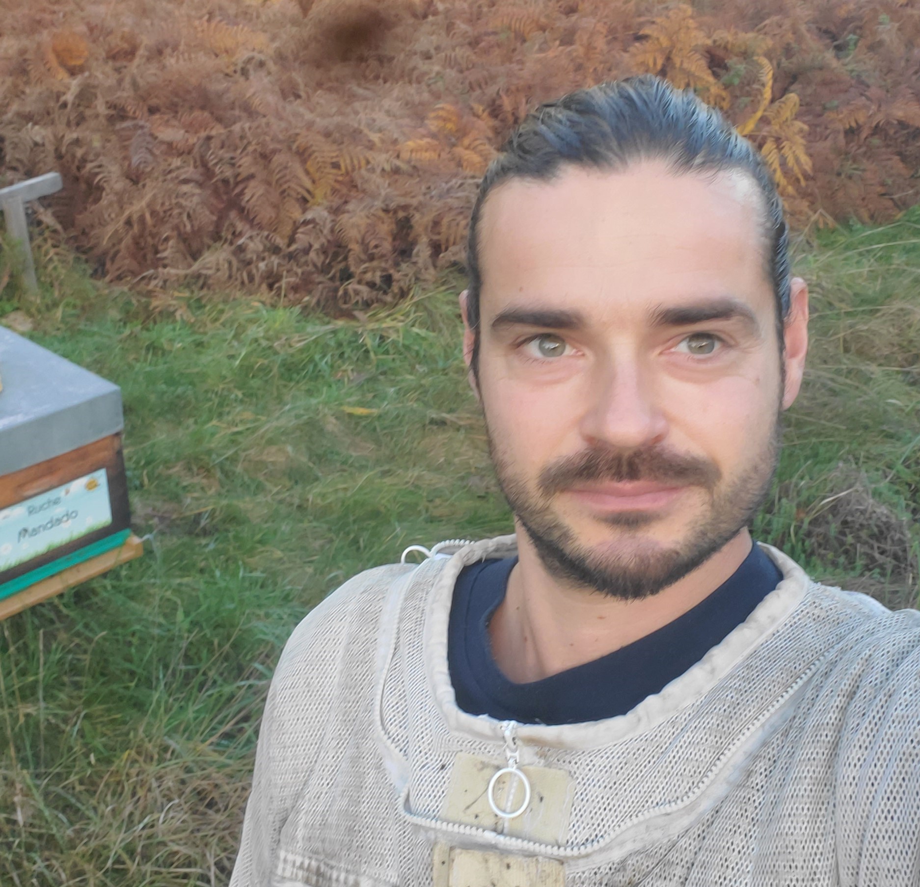UTPLA apiculteur Manuel VIGNERON - Ruche : Maya (Le Lonzac)
